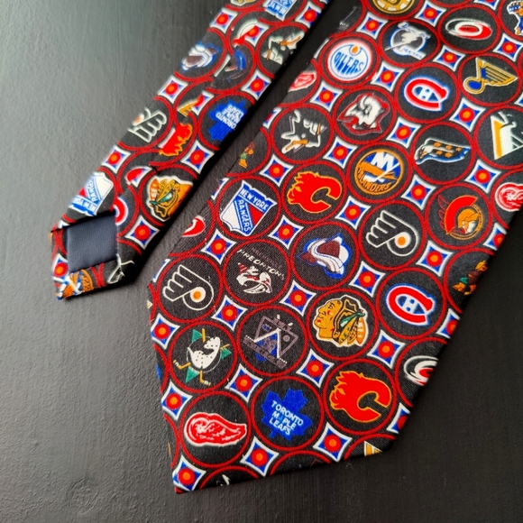 TM | NHL | NHL Team Neck Tie 👔 - Picture 1 of 9